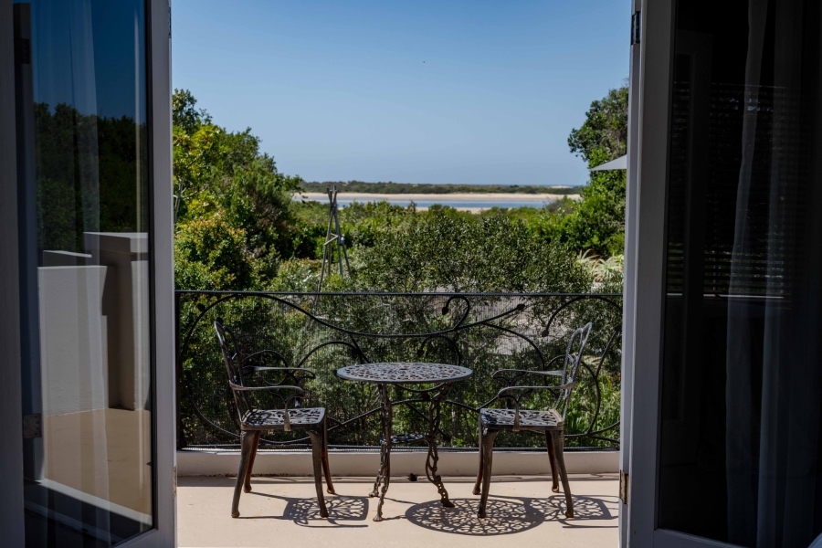 7 Bedroom Property for Sale in Goose Valley Western Cape